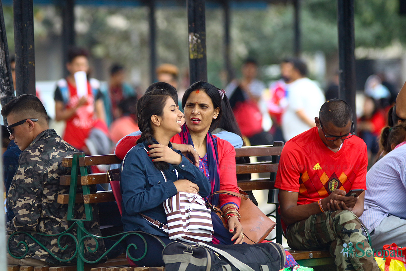 https://www.setopati.com/uploads/shares/2019/01/sujita/Going home in Dashain (1).jpg